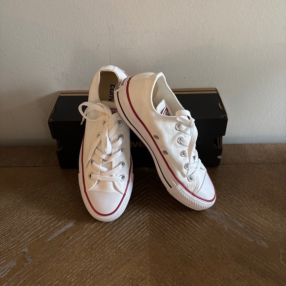 Converse Shoes - NWBox Women’s Converse Chuck Taylor Optical White All Star Sneakers Sz 6